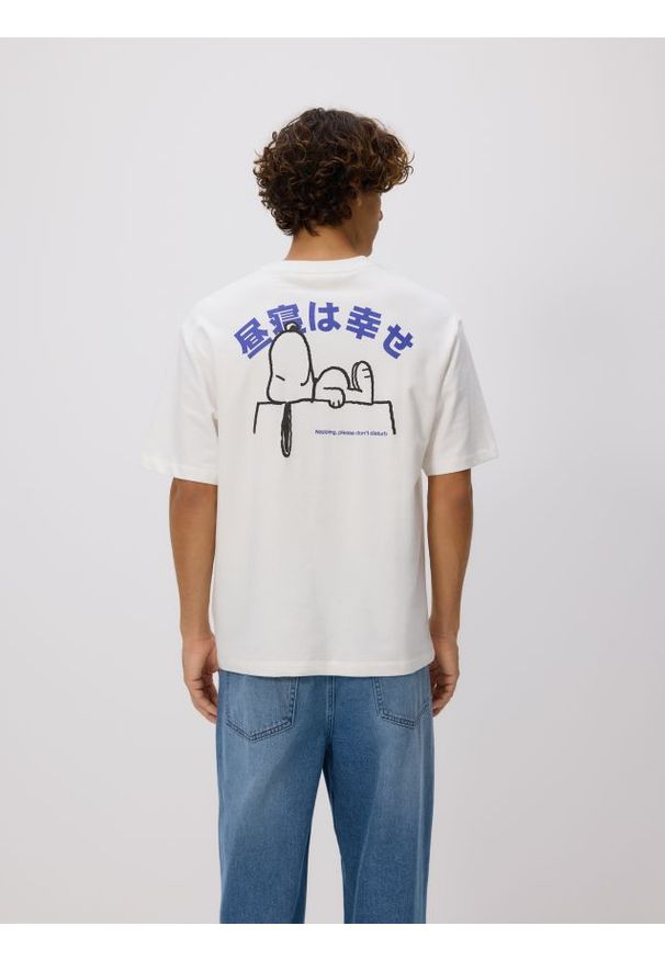 Reserved - Bawełniany t-shirt Snoopy - złamana biel. Materiał: bawełna