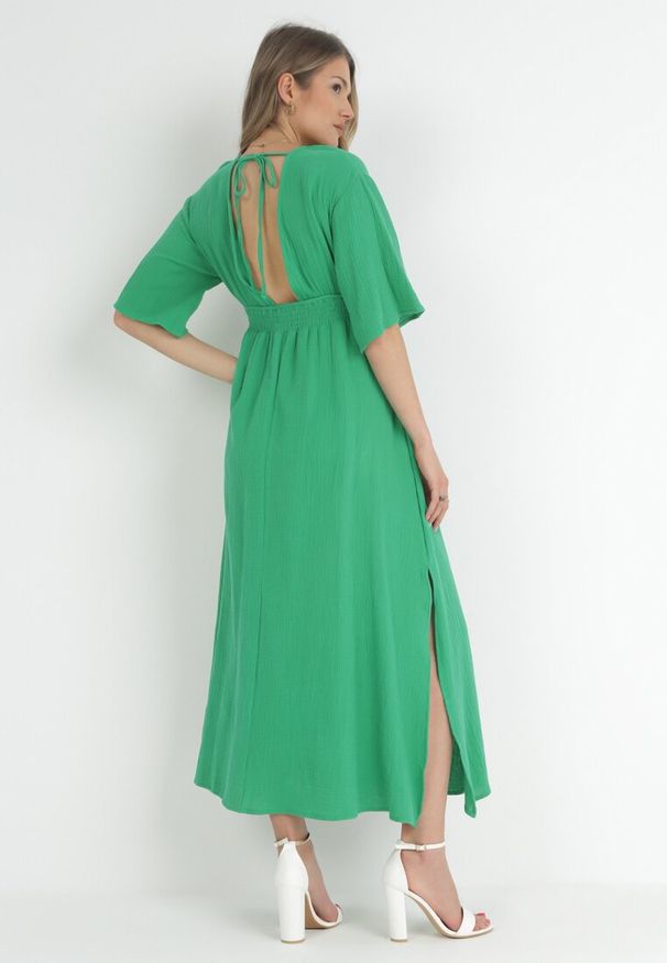Born2be - Zielona Sukienka Maxi z Gumką w Pasie i Wiązaniem na Karku Titaphine. Kolor: zielony. Sezon: wiosna, lato. Długość: maxi