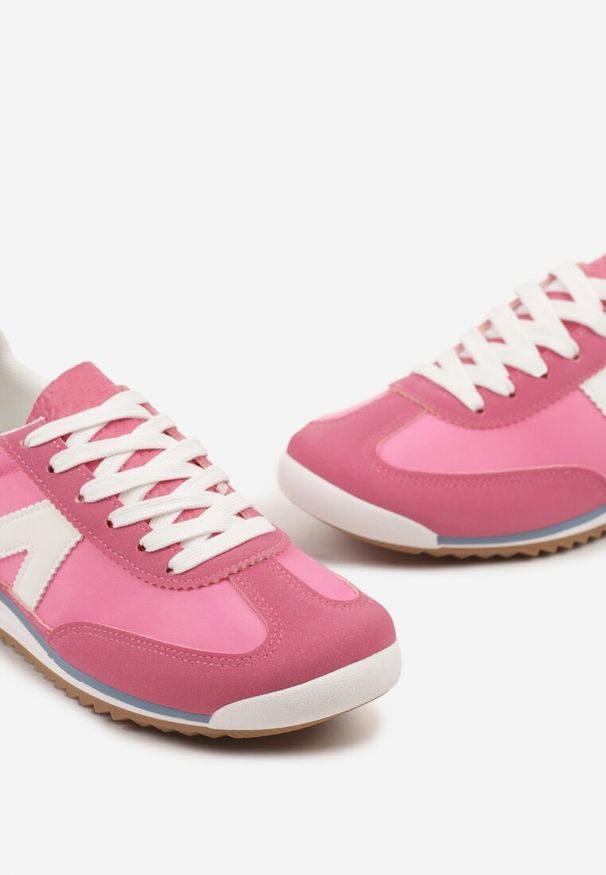 Renee - Fuksjowe Sneakersy z Geometrycznym Wzorem Zoloti. Okazja: na co dzień. Zapięcie: sznurówki. Kolor: różowy. Wzór: geometria