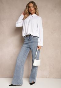 Renee - Biała Koszula z Marszczeniem i Falbankami Aratara. Okazja: na co dzień. Typ kołnierza: kołnierz z falbankami. Kolor: biały. Materiał: jeans. Styl: casual