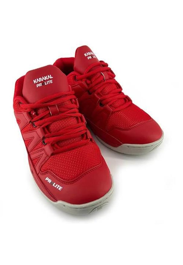KARAKAL - Buty do squasha i badmintona męskie Karakal KF Prolite Court. Zapięcie: sznurówki. Kolor: czerwony. Materiał: materiał. Szerokość cholewki: normalna. Sport: turystyka piesza