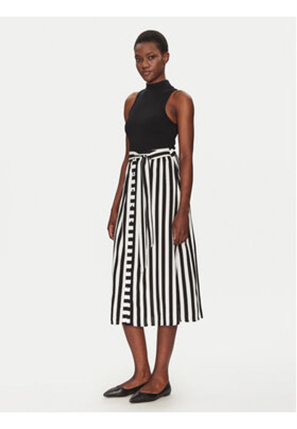 YAS Spódnica midi Savanna 26028279 Czarny Regular Fit. Kolor: czarny. Materiał: wiskoza