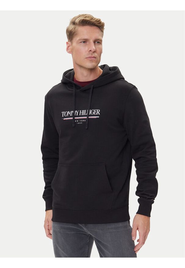 TOMMY HILFIGER - Tommy Hilfiger Bluza Brand Love MW0MW40534 Czarny Regular Fit. Kolor: czarny. Materiał: bawełna