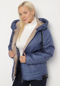Born2be - Niebieska Pikowana Kurtka z Kapturem i Ozdobnymi Suwakami Tulirisa. Okazja: na co dzień. Typ kołnierza: kaptur. Kolekcja: plus size. Kolor: niebieski. Materiał: jeans. Styl: sportowy, casual #6