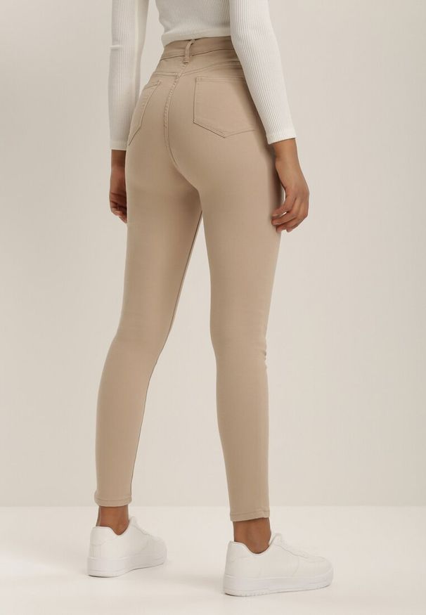 Renee - Beżowe Spodnie Skinny Winvienne. Stan: podwyższony. Kolor: beżowy. Długość: długie. Wzór: ażurowy