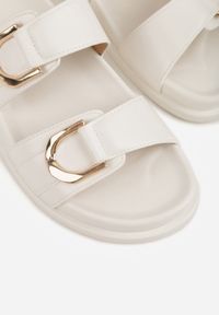 Renee - Białe Klapki z Metalicznymi Klamrami Eudare. Kolor: biały. Sezon: lato. Styl: elegancki #2