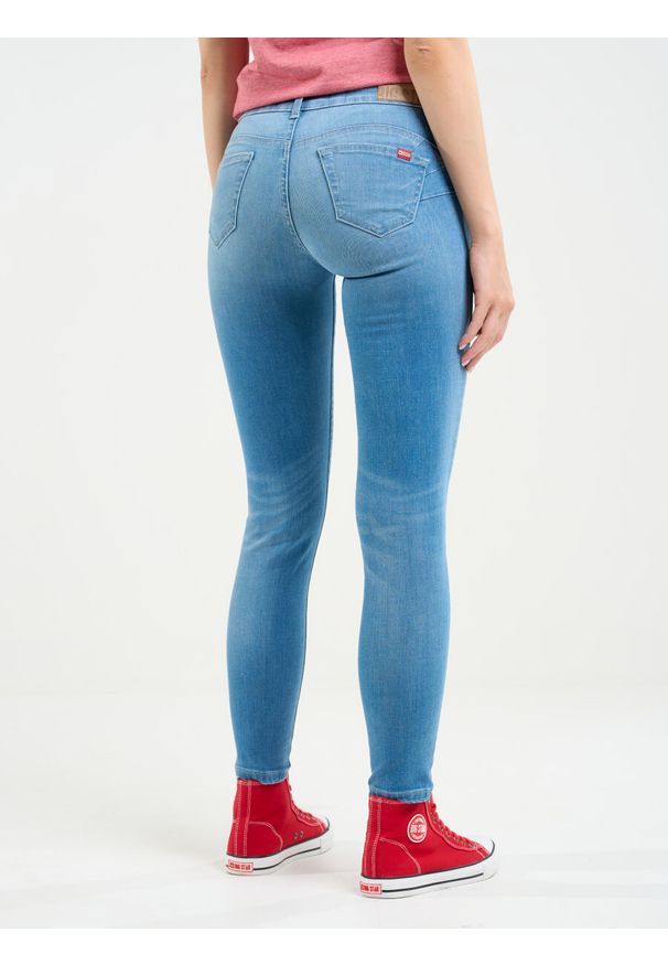 Big-Star - Jeansy damskie push up niebieskie Melinda 301. Okazja: na co dzień. Kolor: niebieski. Styl: casual, retro, elegancki