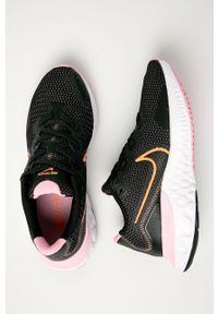 Nike - Buty Renew Run. Nosek buta: okrągły. Zapięcie: sznurówki. Kolor: czarny. Materiał: syntetyk, materiał, guma. Szerokość cholewki: normalna. Obcas: na obcasie. Wysokość obcasa: średni, niski. Sport: bieganie #3