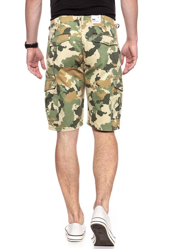 Lee - SPODENKI LEE FATIGUE SHORTS CAMOUFLAGE L73BCW03 112120343. Materiał: materiał. Wzór: moro, aplikacja