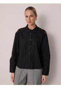 Sinsay - Bawełniana koszula z ozdobną koronką - czarny. Kolor: czarny. Materiał: koronka, bawełna. Wzór: koronka