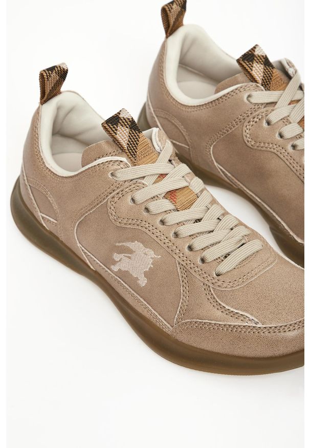 Burberry - Sneakersy męskie skórzane BURBERRY. Materiał: skóra