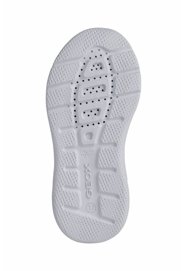 Geox buty dziecięce kolor czarny. Nosek buta: okrągły. Zapięcie: rzepy. Kolor: czarny. Materiał: guma