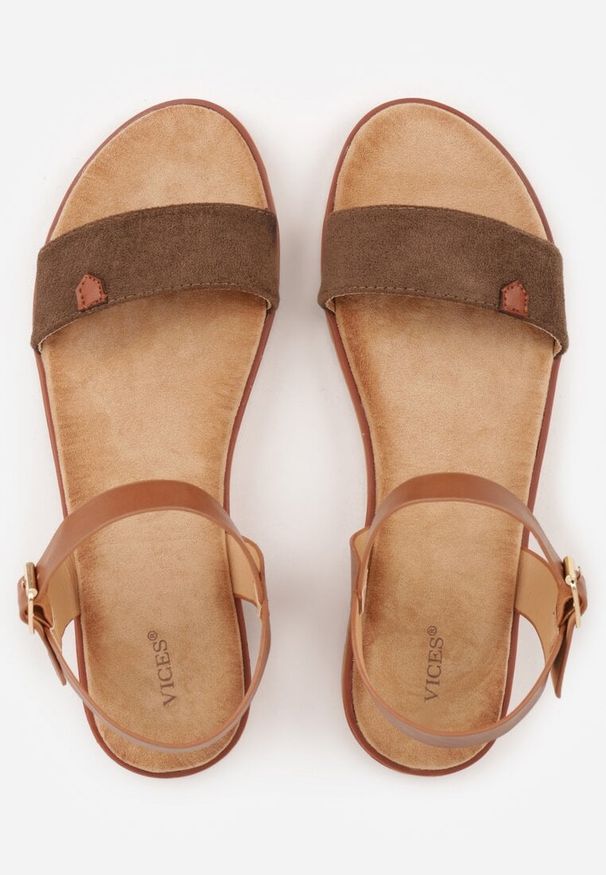 Renee - Jasnobrązowe Sandały VICES w Stylu Basic z Paskiem z Klamerką Loretha. Okazja: na co dzień. Zapięcie: pasek. Kolor: brązowy. Styl: casual, street