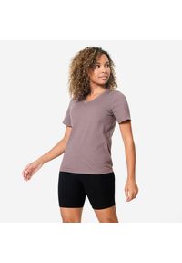 NYAMBA - Koszulka z krótkim rękawem damska Domyos Gym & Pilates. Kolor: fioletowy, brązowy, wielokolorowy. Materiał: bawełna, materiał. Długość rękawa: krótki rękaw. Długość: krótkie. Sport: joga i pilates