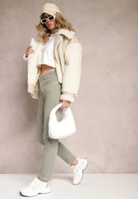 Renee - Zielone Jeansy Mom Fit High Waist Kasena. Okazja: na co dzień. Stan: podwyższony. Kolor: zielony. Styl: klasyczny, casual