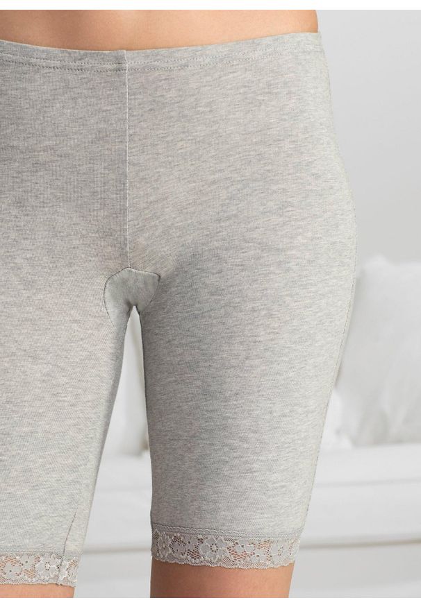 bonprix - Długie bokserki damskie z koronką (3 pary). Kolor: beżowy. Materiał: koronka. Długość: długie. Wzór: koronka