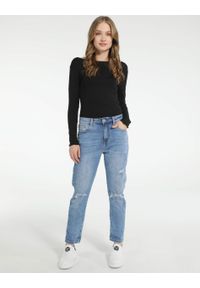 Unisono - SPODNIE - JEANSY. Stan: podwyższony. Materiał: jeans. Długość: krótkie. Styl: klasyczny