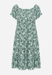 Born2be - Zielona Bawełniana Sukienka z Dekoltem Typu Hiszpanka i Lekką Falbanką Hannesia. Okazja: na co dzień. Typ kołnierza: dekolt hiszpanka. Kolor: zielony. Materiał: bawełna. Sezon: wiosna, lato. Styl: elegancki, casual. Długość: mini #2