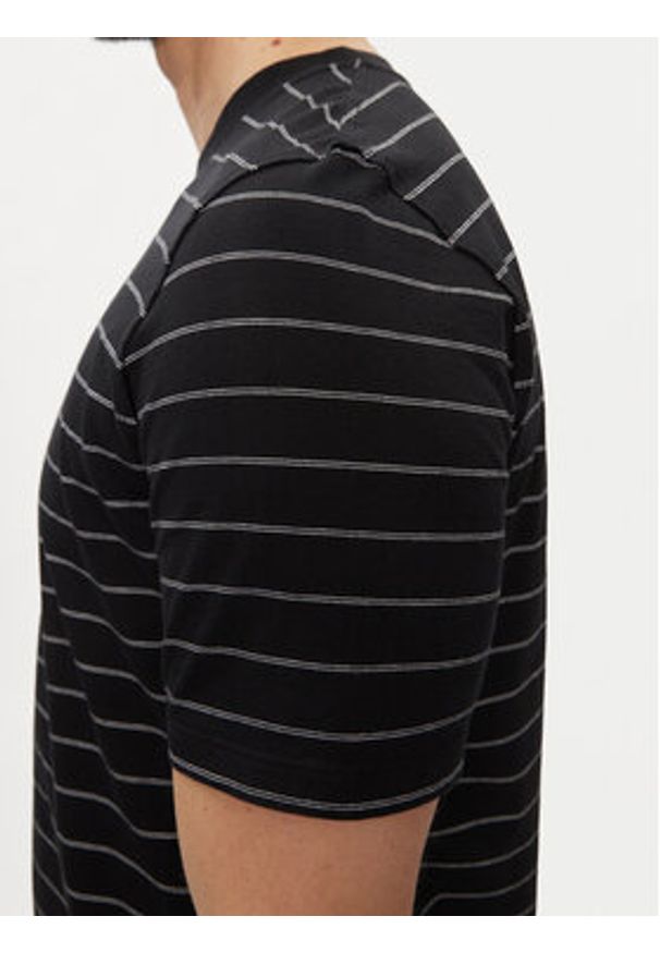 Sisley T-Shirt 3QPBS103C Czarny Regular Fit. Kolor: czarny. Materiał: bawełna