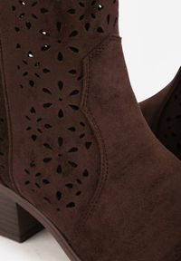 Renee - Brązowe Botki Kowbojki na Słupku z Ażurową Cholewką Ravsemi. Okazja: na co dzień. Kolor: brązowy. Materiał: jeans. Szerokość cholewki: normalna. Wzór: ażurowy. Obcas: na słupku. Styl: casual. Wysokość obcasa: średni #8