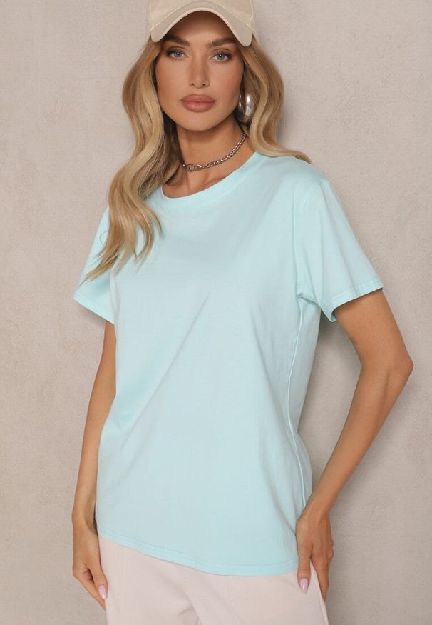 Renee - Jasnoniebieski Klasyczny T-shirt Bawełniany o Casualowym Kroju Nattine. Okazja: na co dzień. Kolor: niebieski. Materiał: bawełna. Wzór: gładki. Styl: klasyczny
