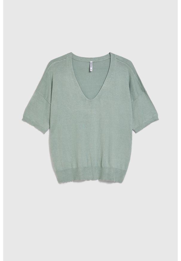 MOODO - Sweter z krótkimi rękawami oliwkowy. Kolor: oliwkowy. Materiał: poliamid, wiskoza. Długość rękawa: krótki rękaw. Długość: krótkie