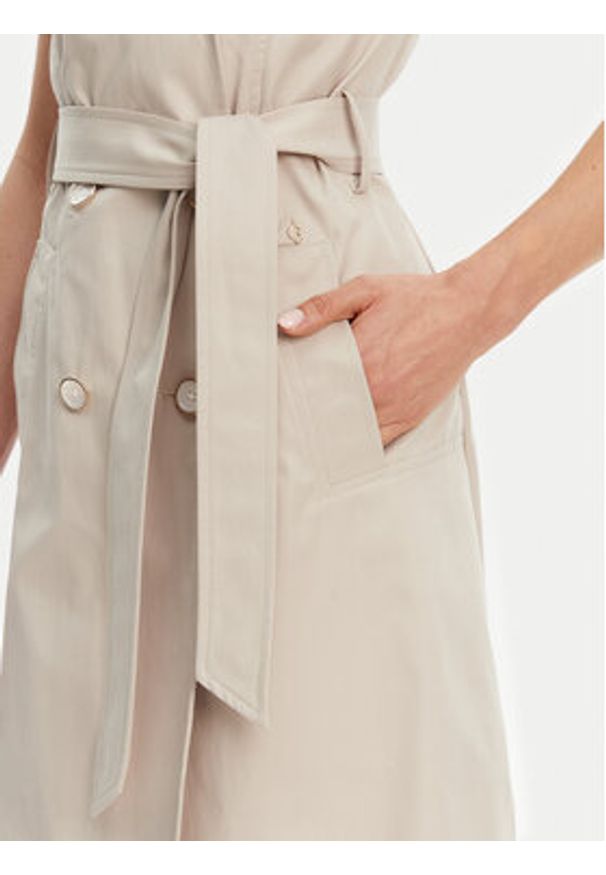 Guess Sukienka koszulowa W5GK0V WH5V1 Beżowy Regular Fit. Kolor: beżowy. Materiał: syntetyk, bawełna. Typ sukienki: koszulowe