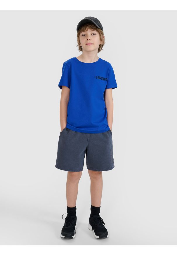 4f - 4F Spodenki dresowe chłopięce - szare 140 (9-10 lat). Okazja: na co dzień. Kolor: szary. Materiał: dresówka. Długość: krótkie. Wzór: napisy, gładki, ze splotem. Sezon: lato. Styl: casual, sportowy