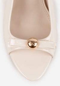 Born2be - Beżowe Lakierowane Klapki VICES na Szpilce z Wyciętą Cholewką i Kokardą Vilinelin. Okazja: na wesele, na co dzień, na ślub cywilny. Kolor: beżowy. Materiał: lakier. Obcas: na szpilce. Styl: wizytowy, casual, klasyczny, elegancki #9