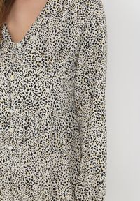 Born2be - Biało-Zielony Kombinezon Pyrhele. Okazja: na co dzień. Kolor: zielony. Długość: długie. Wzór: nadruk. Styl: casual, elegancki #3