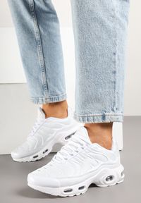 Renee - Białe Buty Sportowe Sneakersy z Geometrycznym Tłoczeniem Vulinea. Okazja: na co dzień, na spacer. Zapięcie: sznurówki. Kolor: biały. Materiał: jeans. Wzór: geometria. Obcas: na platformie. Sport: turystyka piesza #5