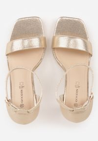 Renee - Złote Sandały na Szpilce z Kwadratowym Noskiem Padove. Okazja: na co dzień. Kolor: złoty. Materiał: satyna. Obcas: na szpilce. Styl: casual #9