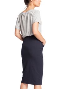BE - Ołówkowa miękka sportowa spódnica z kieszeniami. Materiał: bawełna, dzianina, materiał, elastan. Styl: sportowy
