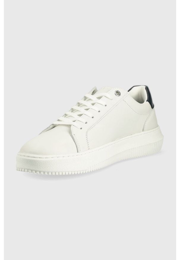 Calvin Klein Jeans sneakersy skórzane Chunky Cupsole Laceup Low kolor biały. Nosek buta: okrągły. Zapięcie: sznurówki. Kolor: biały. Materiał: skóra