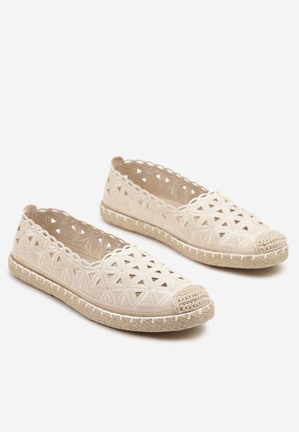 Born2be - Beżowe Ażurowe Espadryle Vices z Ozdobną Plecionką Arivrae. Okazja: na spacer. Kolor: beżowy. Wzór: ażurowy. Sezon: lato. Obcas: na obcasie. Styl: elegancki. Wysokość obcasa: niski