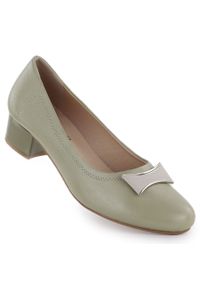 Czółenka damskie oliwkowe Jezzi 200-15. Kolor: oliwkowy. Materiał: skóra ekologiczna. Szerokość cholewki: normalna #1