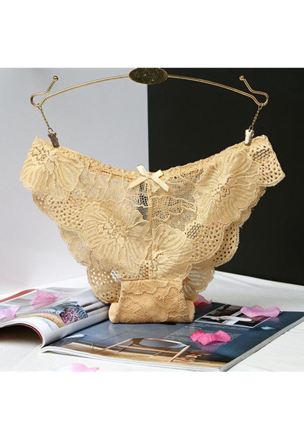 Intica - Figi koronkowe biodrówki z delikatnej koronki Guillermina. Stan: obniżony. Kolor: żółty. Materiał: koronka. Wzór: koronka