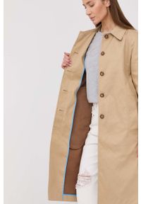 VICTORIA BECKHAM - Victoria Beckham płaszcz damski kolor beżowy przejściowy oversize. Kolor: beżowy. Materiał: tkanina. Długość rękawa: raglanowy rękaw. Wzór: gładki #2