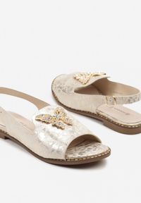Renee - Jasnobeżowe Sandały Slingback ze Skórzaną Wkładką i Cyrkoniową Aplikacją z Motylem Idirane. Okazja: na co dzień, na imprezę. Zapięcie: sprzączka. Kolor: beżowy. Materiał: skóra. Wzór: aplikacja. Sezon: lato. Styl: elegancki, casual #3