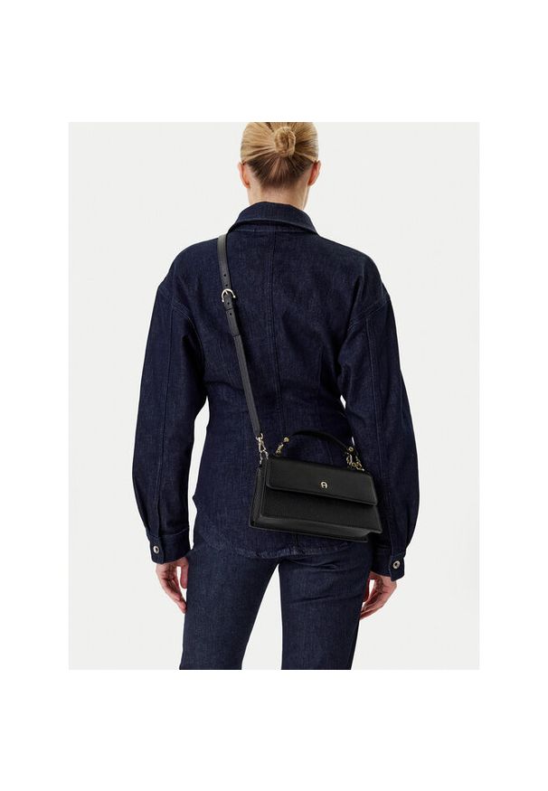 Torebka Aigner. Kolor: czarny