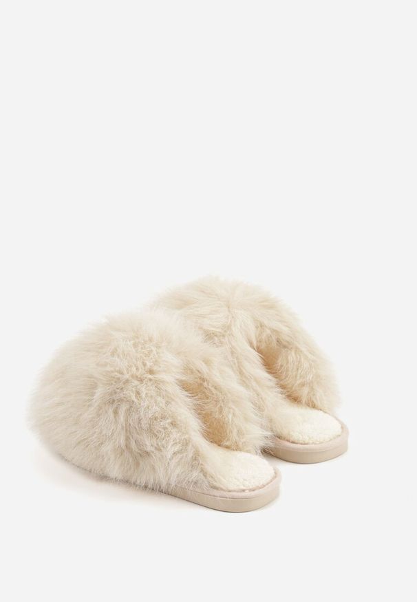 Born2be - Beżowe Futrzane Kapcie z Długim Włosiem Anindria. Okazja: do domu, na co dzień. Kolor: beżowy. Materiał: futro. Styl: casual, glamour