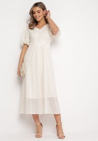 Born2be - Beżowa Haftowana Sukienka Taliowana Maxi Indiria. Kolor: beżowy. Materiał: tkanina, materiał. Długość rękawa: krótki rękaw. Wzór: haft. Długość: maxi #6