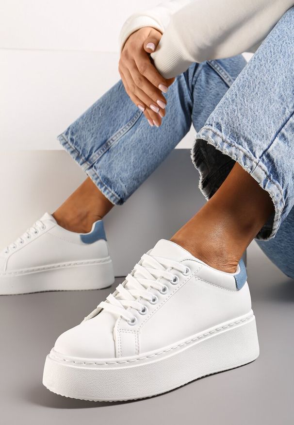 Born2be - Biało-Niebieskie Sneakersy na Platformie Rilame. Nosek buta: okrągły. Zapięcie: sznurówki. Kolor: biały. Materiał: materiał. Obcas: na platformie. Wysokość obcasa: niski