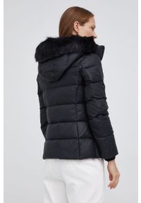 Calvin Klein Kurtka puchowa damska kolor czarny zimowa. Okazja: na co dzień. Kolor: czarny. Materiał: puch. Sezon: zima. Styl: casual #2