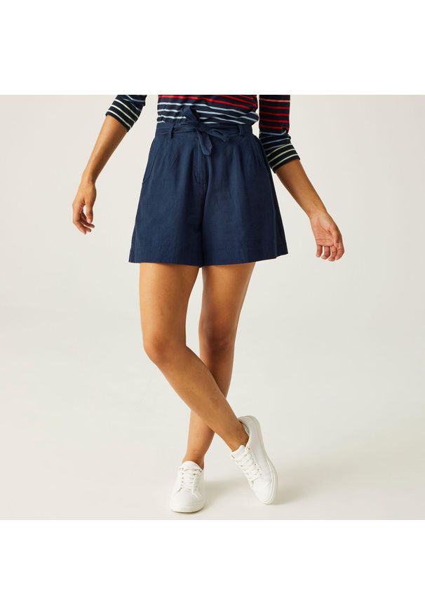 Regatta - Damskie spodenki Sabela II. Kolor: czerwony. Materiał: len, bawełna. Sport: turystyka piesza