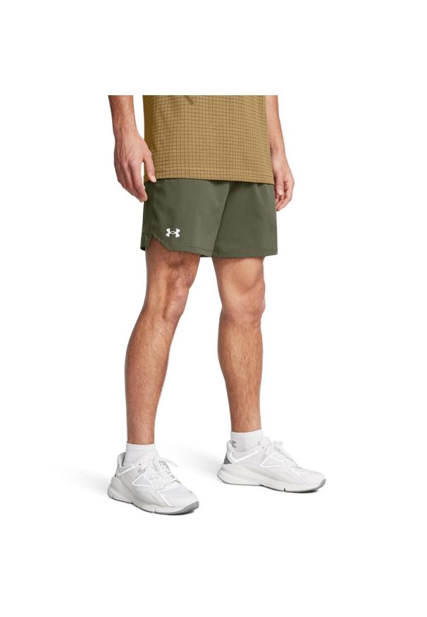 Spodenki krótkie męskie Under Armour Vanish Woven 6in Shorts. Kolor: zielony. Długość: krótkie