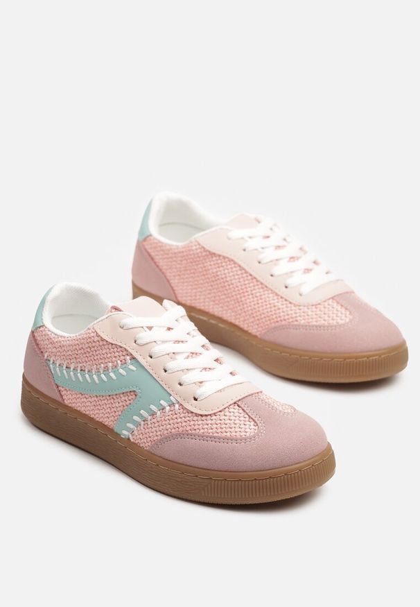 Renee - Różowe Sneakersy w Stylu Klasycznych Tenisówek Zdobione Przeszyciami i Tweedem Koriznne. Okazja: na co dzień, na spotkanie biznesowe. Nosek buta: okrągły. Kolor: różowy. Materiał: jeans. Szerokość cholewki: normalna. Wzór: aplikacja