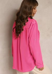 Renee - Różowa Wiskozowa Koszula z Podpinanymi Rękawami i Dłuższym Tyłem Scilli. Kolor: różowy. Materiał: wiskoza. Długość: długie. Wzór: gładki #3