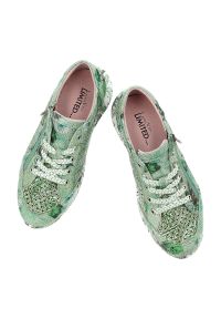 Sneakersy damskie Laura Vita, elastyczne sznurowanie oraz podwyższona podeszwa z nadrukiem na obwodzie, zielone, 06 SL3015-6G. Okazja: na co dzień. Zapięcie: sznurówki. Kolor: zielony. Materiał: jeans. Wzór: nadruk. Sezon: wiosna, lato. Styl: casual #9