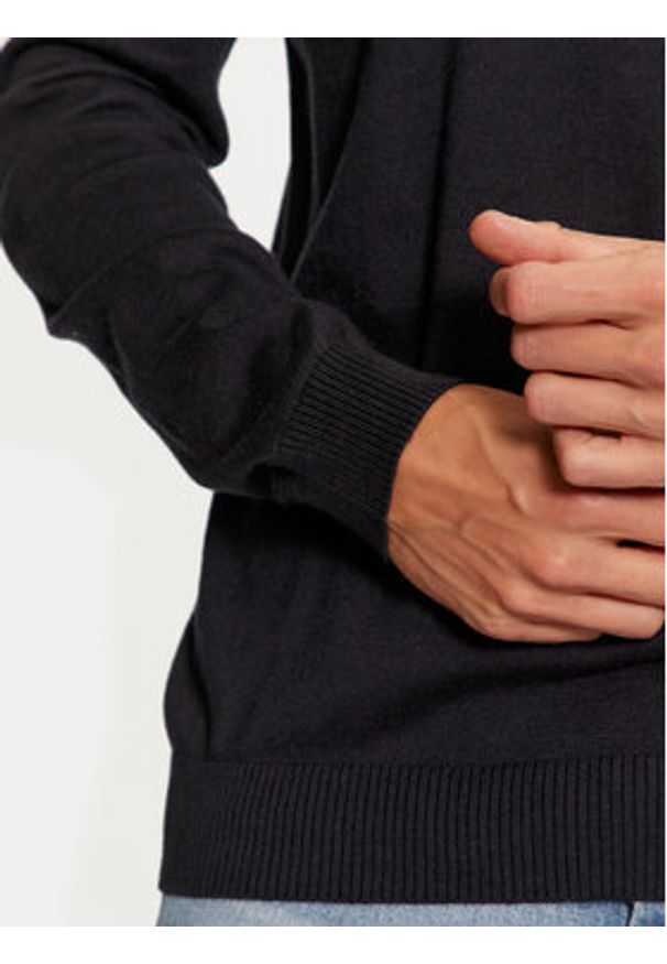 Wrangler Golf 112357296 Granatowy Regular Fit. Typ kołnierza: golf. Kolor: niebieski. Materiał: bawełna